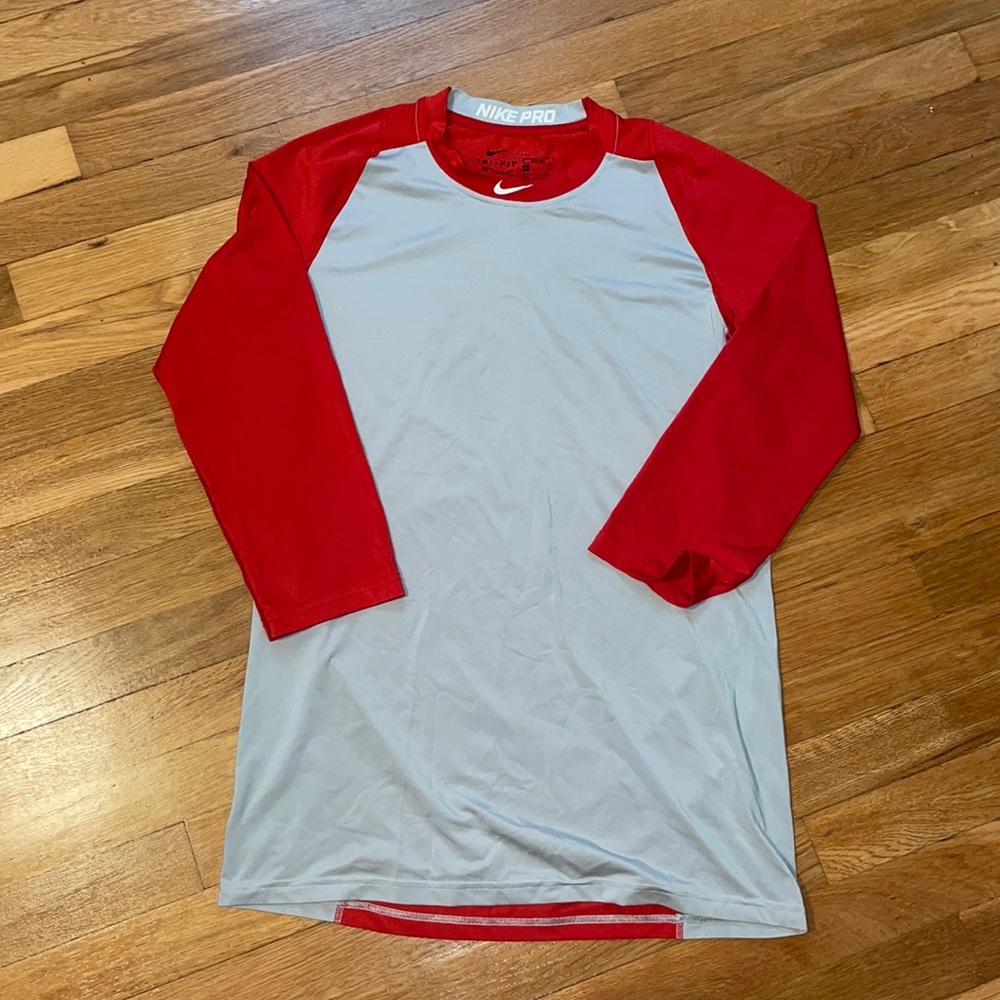 - 3/4 sleeve Nike Pro shirt